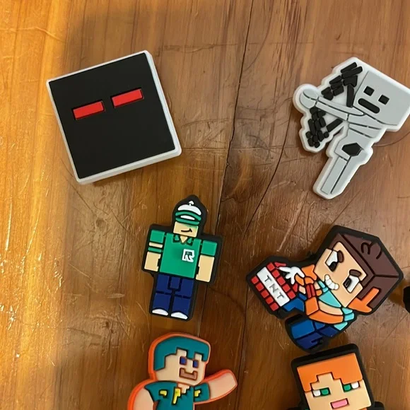 12 gibbits for croc/slides - Picture 2 of 4